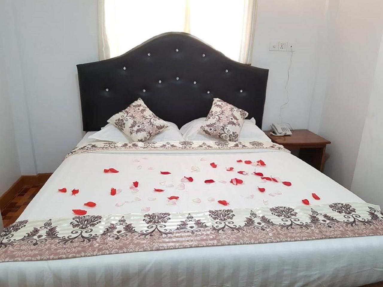Golden Palace Hotel Hpa-an Dış mekan fotoğraf